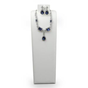 Bust with Earrings on Neck – Large